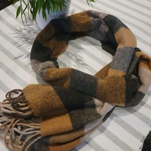 NWT Le Nuage Wool Blend Scarf